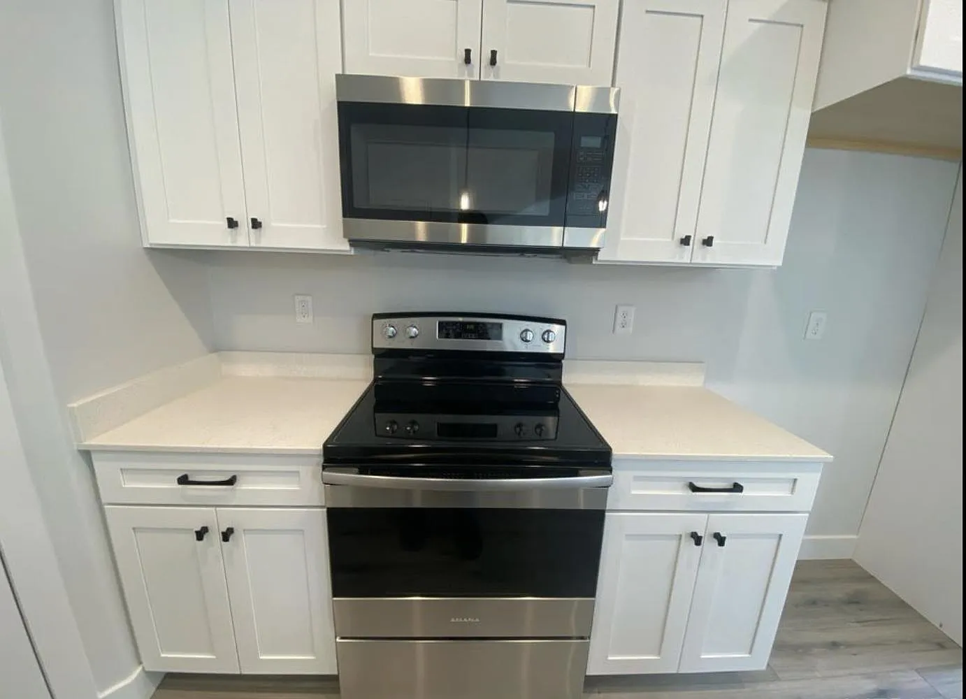 3 bed, 2.5 bath, 2296 sqft, $2,199 — Photo 4