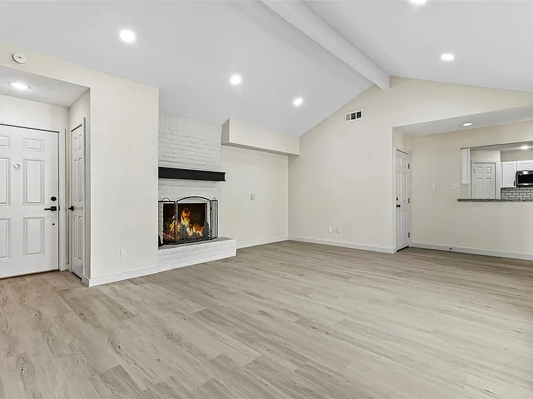13414 Ravensway Dr — Photo 2