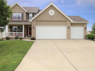 900 Mist Flower Dr, Waterloo, IL 62298