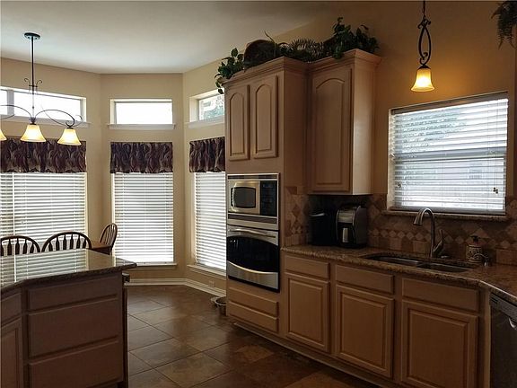 5th image of 1505 Clear Creek Dr