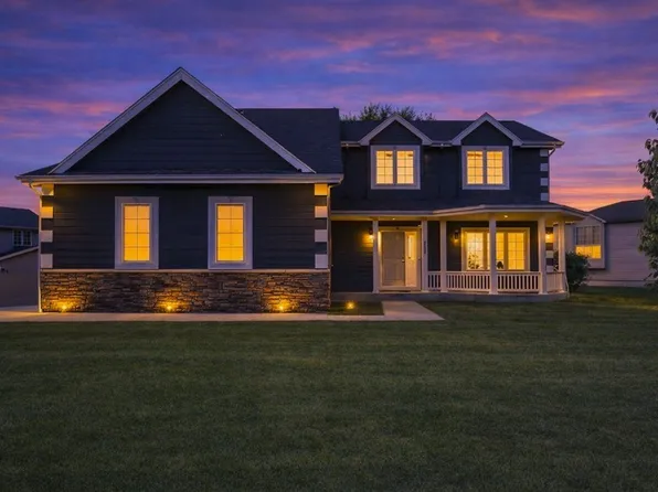 2106 SW Woodland Dr, Ankeny, IA 50023