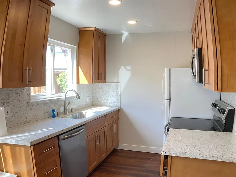 1691 Ontario Dr #3 — Photo 12