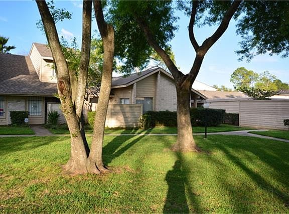3rd image of 10349 Huntington Place Dr