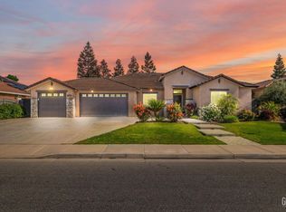 10010 Silverthorne Dr, Bakersfield, CA 93314