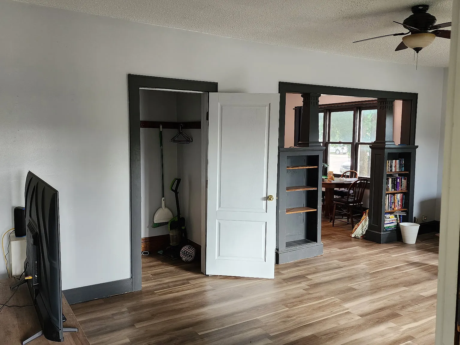 4 bed, 2400 sqft, $1,400 — Photo 2