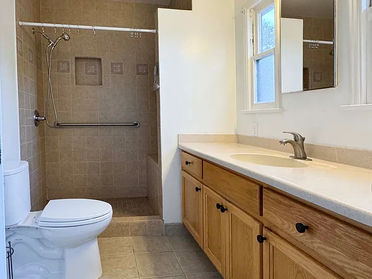 master bedroom bathroom