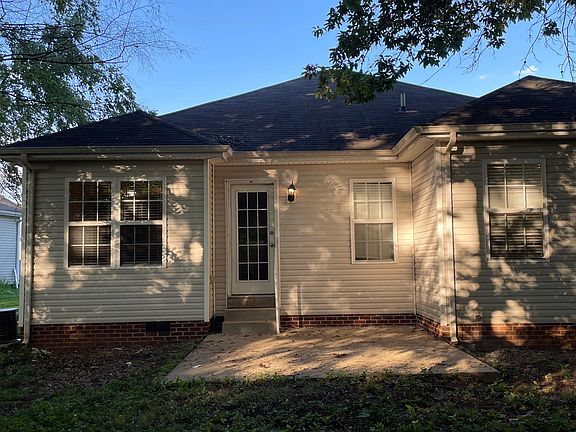 5th image of 733 Sagittarius Ave