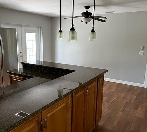 3rd image of 3919 Helena St NE
