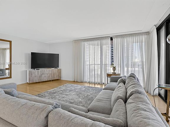 4th image of 19667 Turnberry Way APT 5J