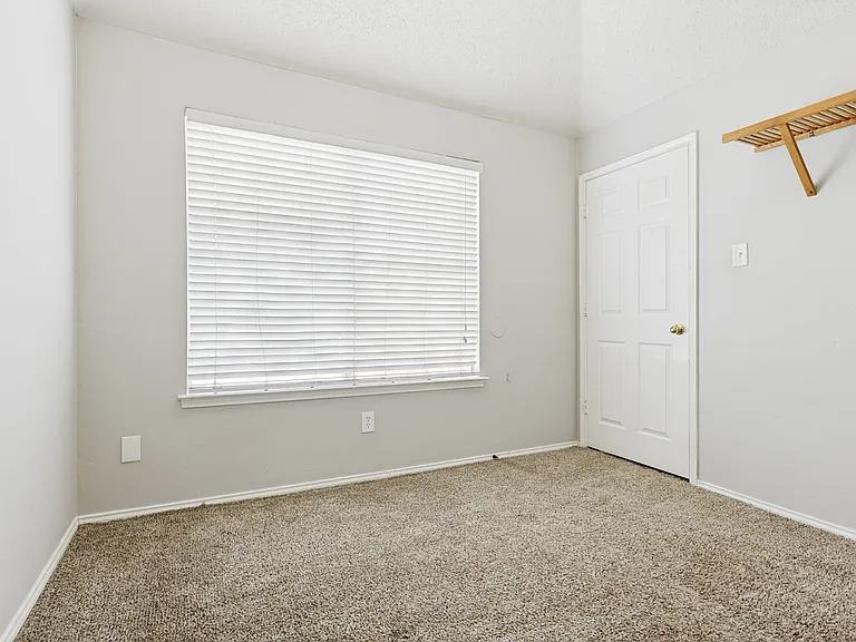 6722 Conestoga Dr — Photo 10