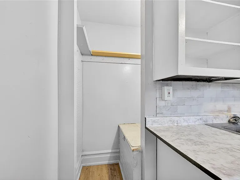 1139 W Linden St — Photo 16