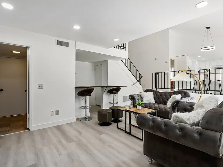 8560 Fern Crest Way — Photo 33