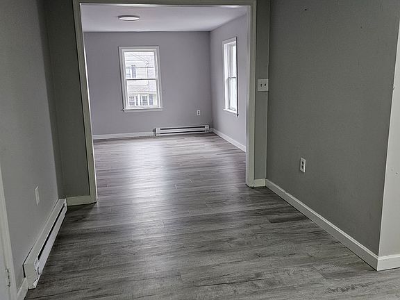 3rd image of 128-130 Henderson St #1