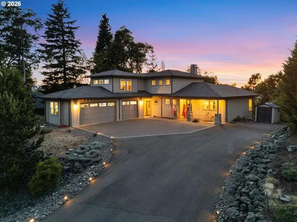 1196 Southridge Way, Roseburg, OR 97470