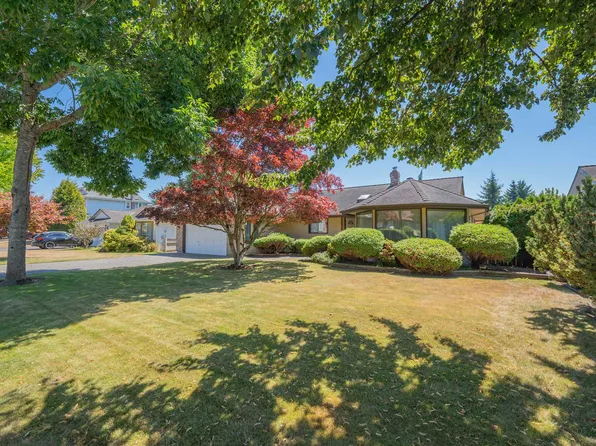 14076 19a Ave, Surrey, BC V4A 7Z6