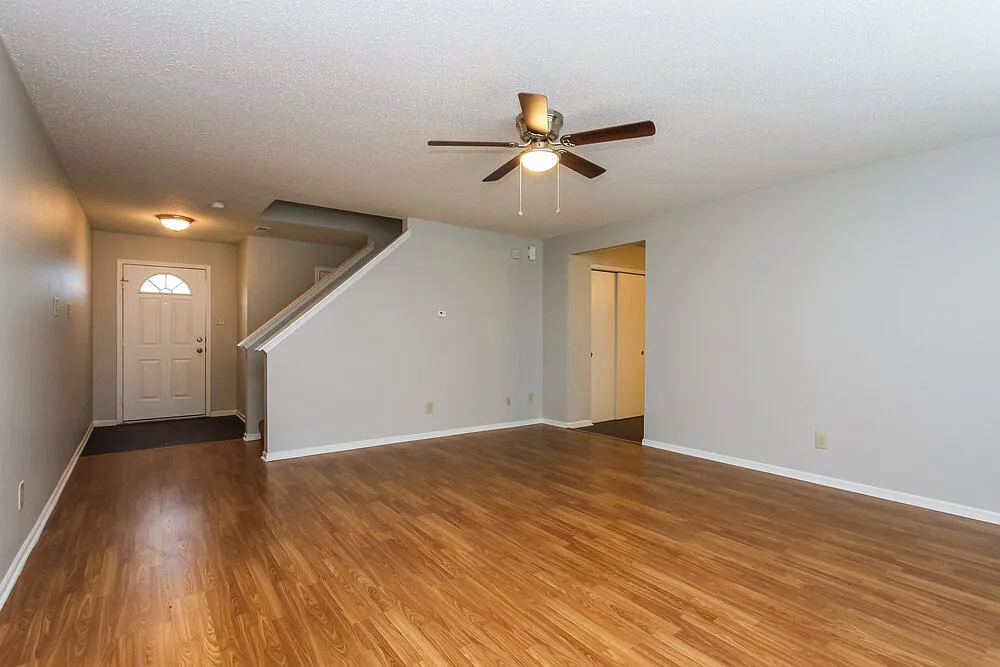 3 bed, 2.5 bath, 1792 sqft, $2,620 — Photo 3