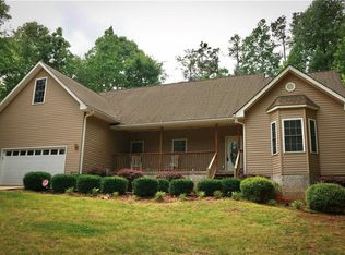 1309 Moorehead Pl, Pendleton, SC 29670