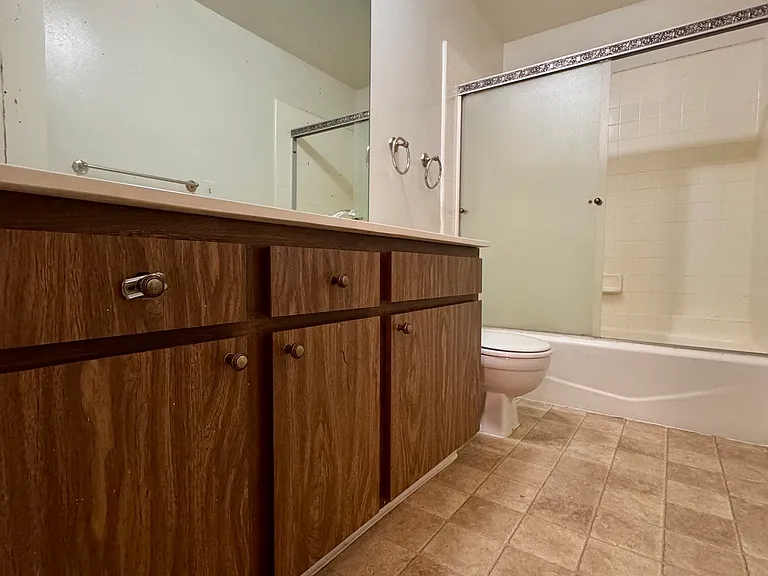 4901 Whitsett Ave #206 — Photo 11
