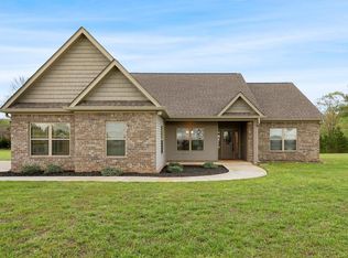 134 Farm View Cir, Rock Spring, GA 30739