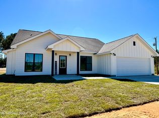 960 Savannah Millard Rd, Poplarville, MS 39470