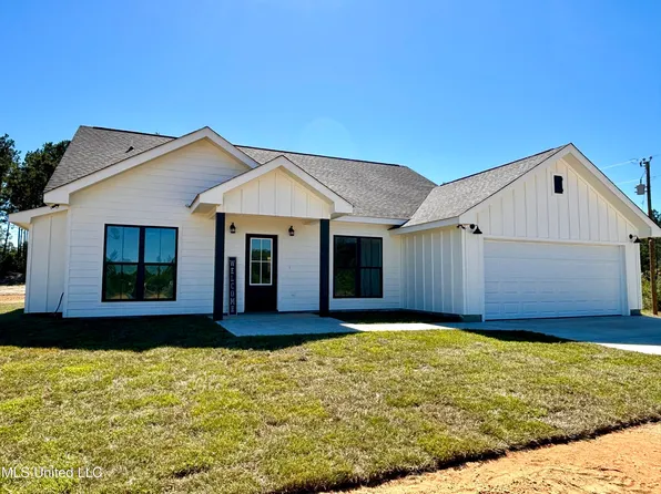 960 Savannah Millard Rd, Poplarville, MS 39470