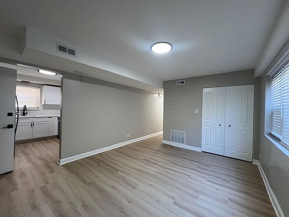3rd image of 5646 N Jersey Ave #5646