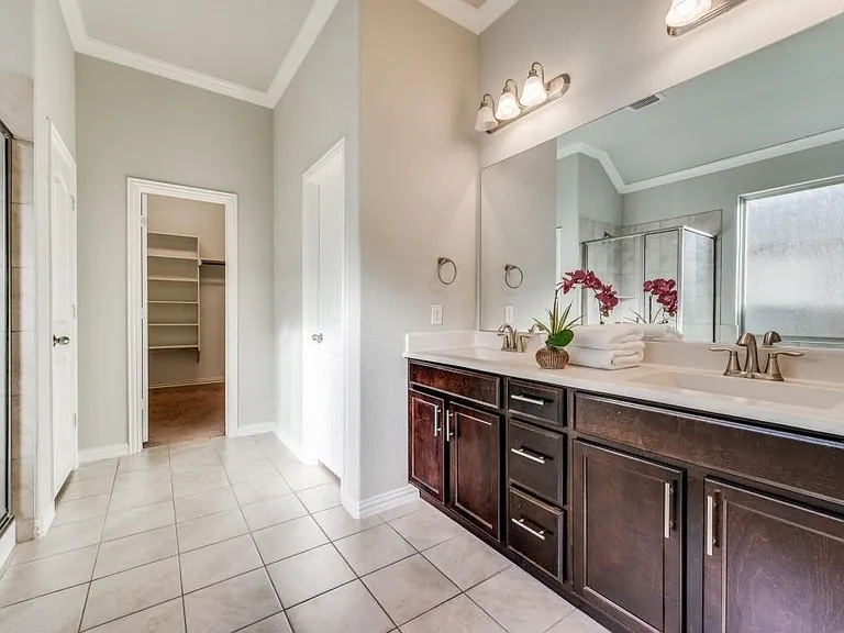 2417 Austin Ln — Photo 14