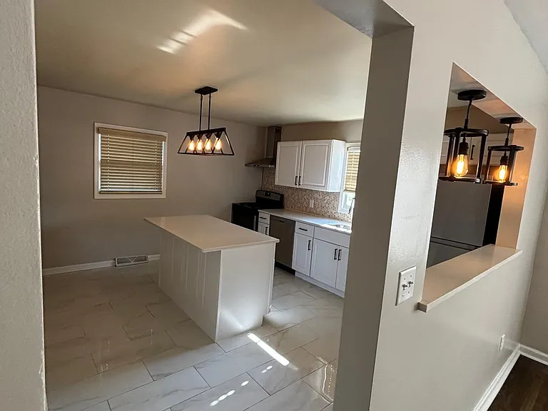 5931 Roosevelt Pl — Photo 1
