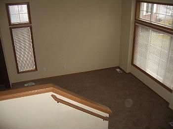 2nd image of 184 Newhaven Pl