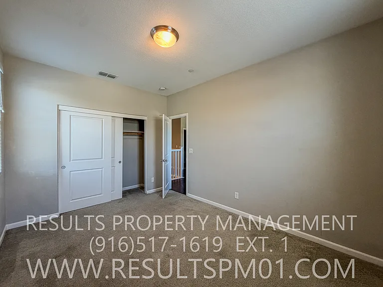 1041 Bridlewood Dr — Photo 19