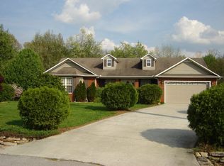 1328 N Hampton Cir, Cookeville, TN 38506