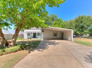 305 SE 1st St, Tuttle, OK 73089