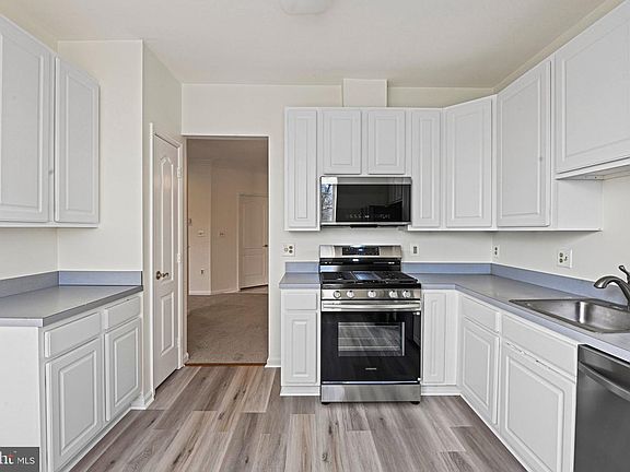 4th image of 20933 Cedarpost Sq Unit 203