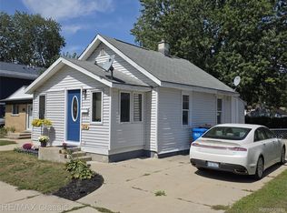 324 W Hudson Ave, Madison Heights, MI 48071