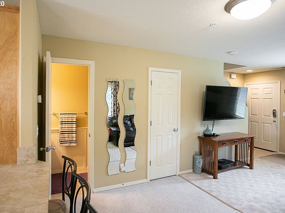 5th image of 4000 NE 109th Ave Unit 111