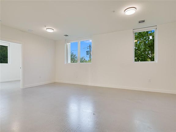 4th image of 1108 Nueces St #307