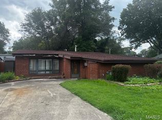 710 Valley Dr, East Alton, IL 62024