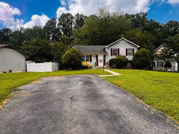 5001 Tarpon Ln, Woodbridge, VA 22193