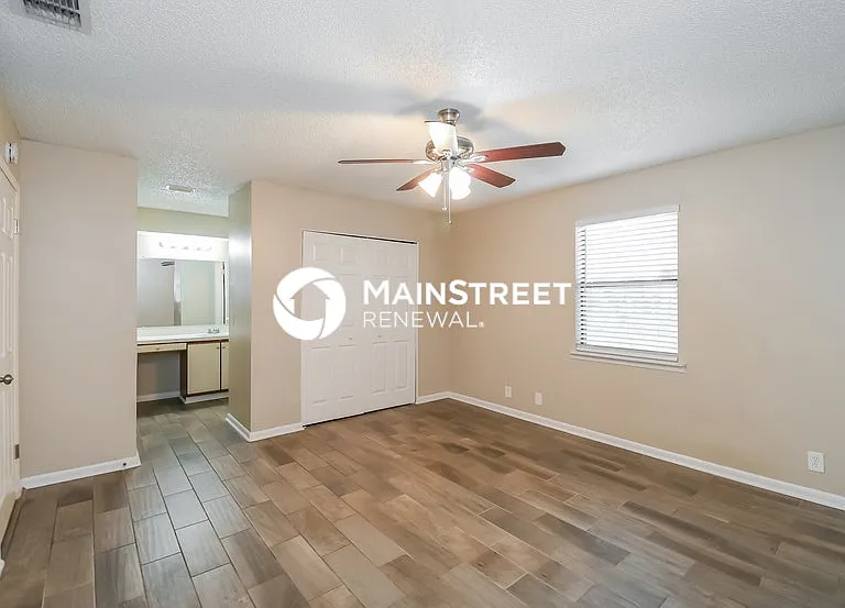 10838 Naples Ct S — Photo 11