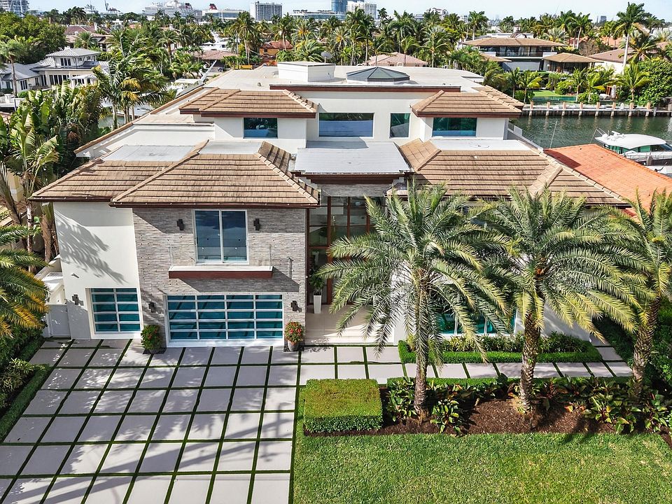 1st image of 14 N Isla Bahia Drive