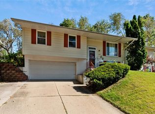 1001 Sioux Dr NW, Cedar Rapids, IA 52405