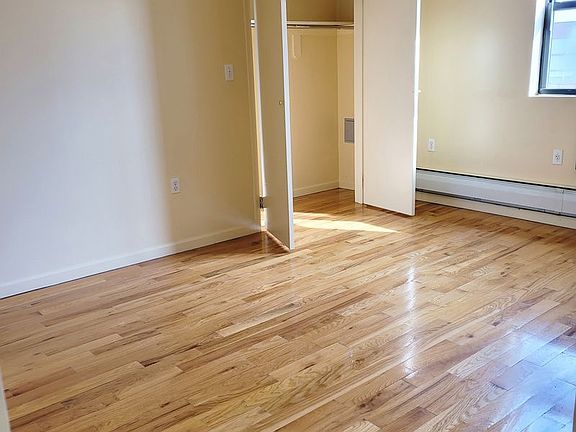 5th image of 28-14 31st St #62