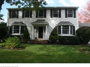 26 Country Ln, Brunswick, ME 04011