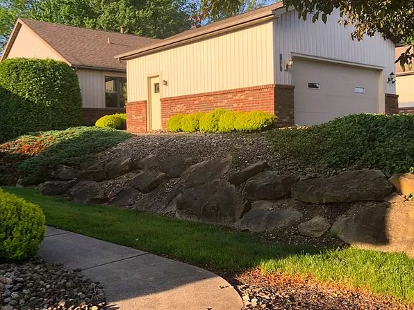 1441 Tripodi Cir, Niles, OH 44446