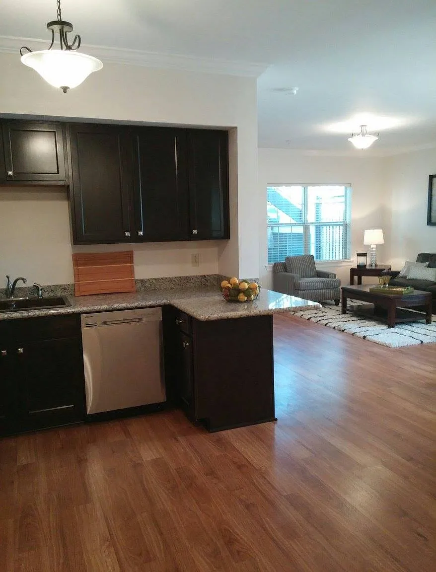 Marina Vista — Photo 1