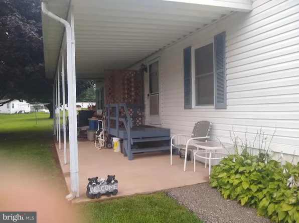 109 Honey Locust Cir, Dover, PA 17315