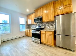 68 Powers St APT 3R, Brooklyn, NY 11211