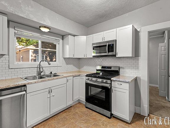 5th image of 437 Rosewood Ave SE