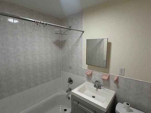 3rd image of 117-10 Jamaica Ave #2B