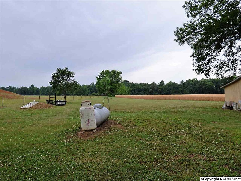 2nd image of 104 Border Line Rd